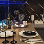 Romantic & Jacuzzi 아파트 스코페