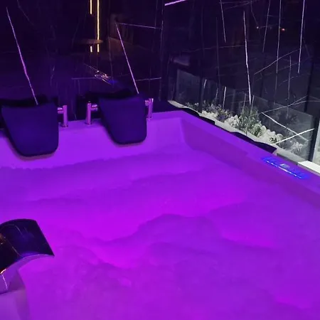Apartment Romantic & Jacuzzi Skopje