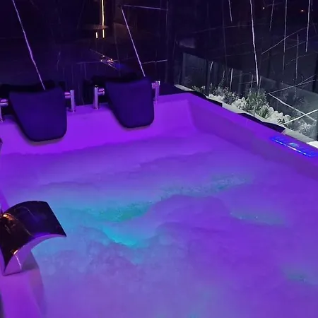 Apartmán Romantic & Jacuzzi *