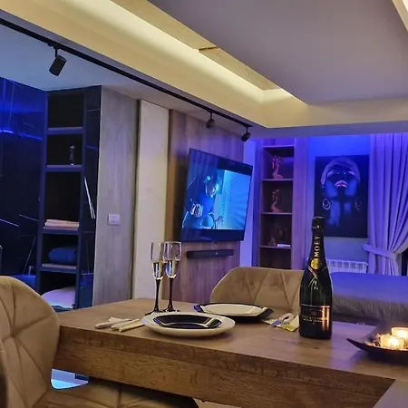 Апартаменти Romantic & Jacuzzi