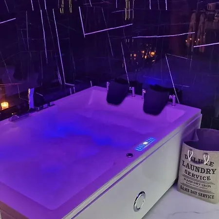 Romantic & Jacuzzi Apartmán