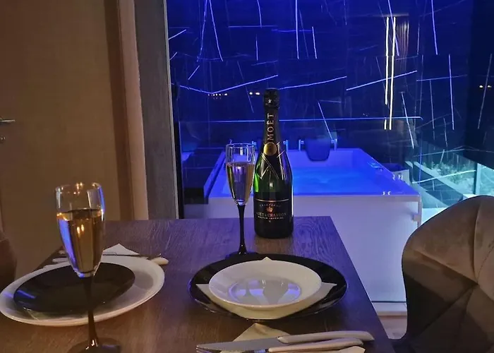 Romantic & Jacuzzi *